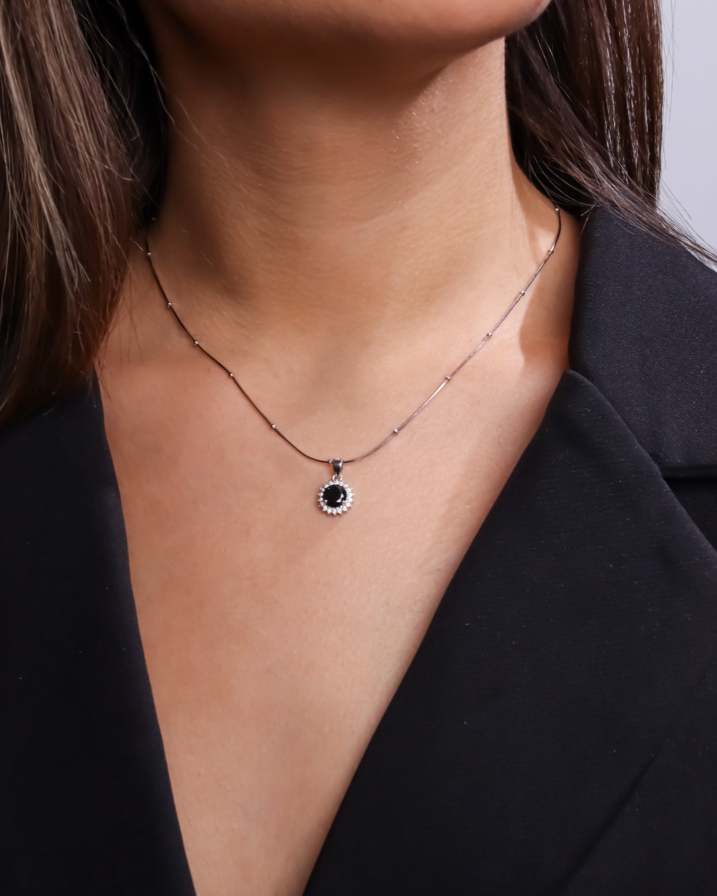 Collier zeenah – Pierre noire