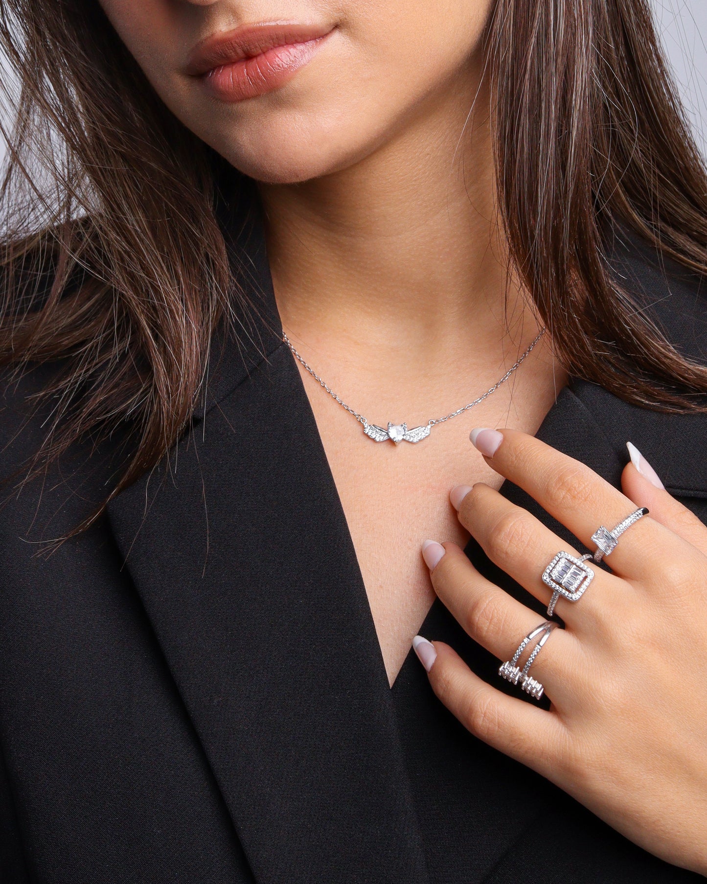 collier zeenah Papillon d’Argent – Ailes d’Éclat